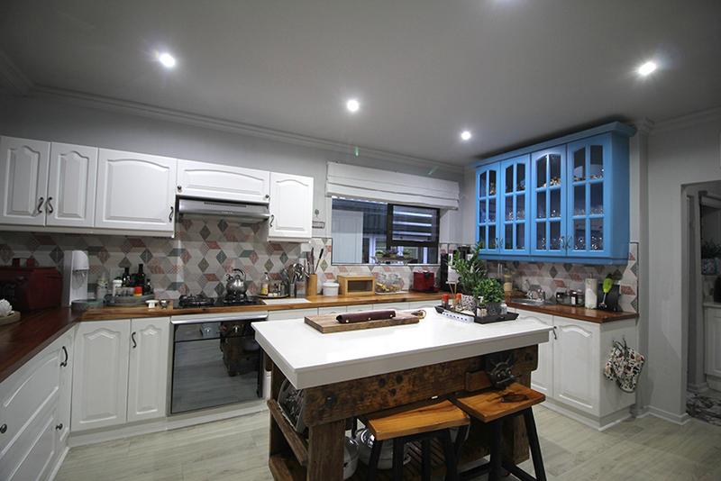 6 Bedroom Property for Sale in Reebok Western Cape